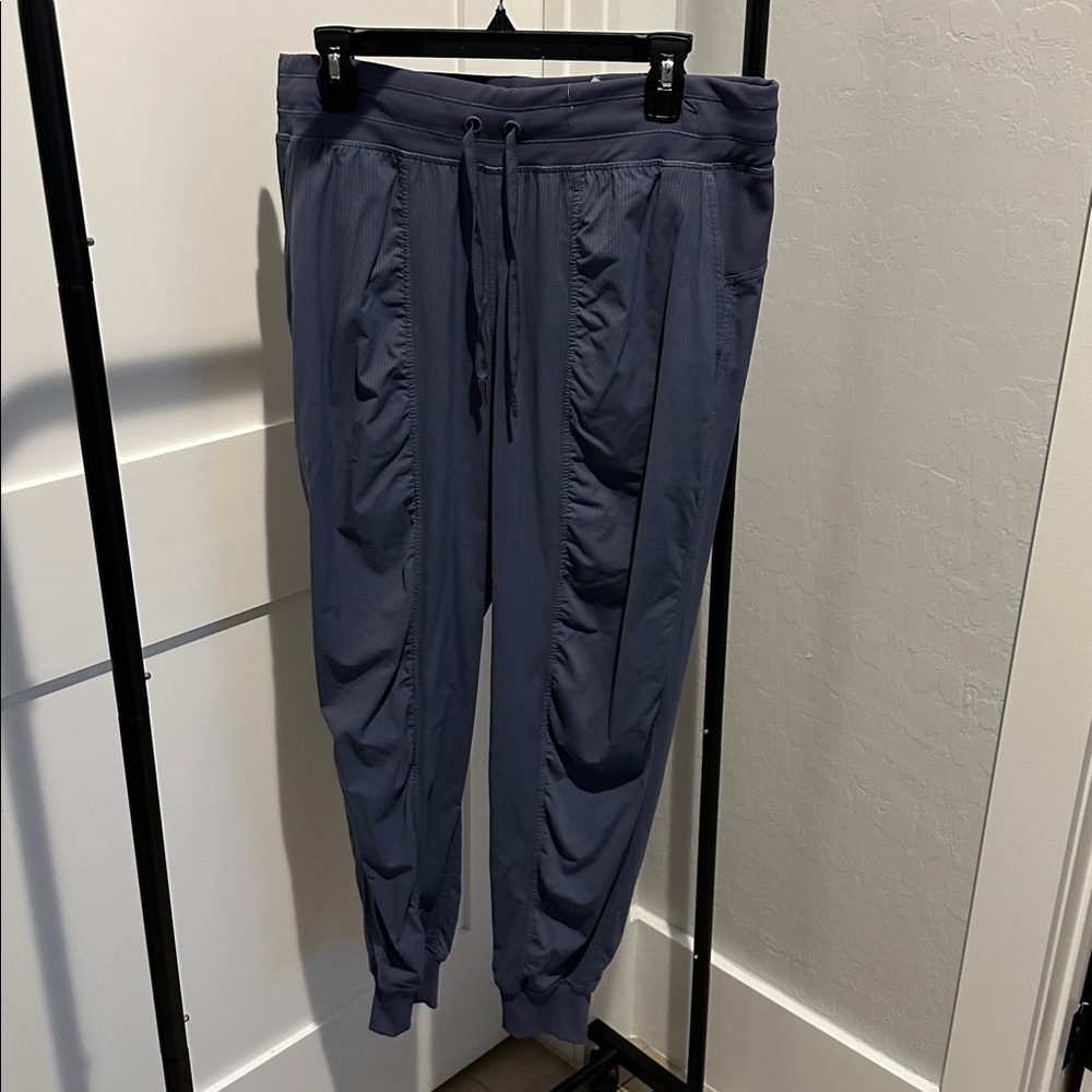 Lululemon Dance Studio mid rise Jogger Pants
Color: Shade